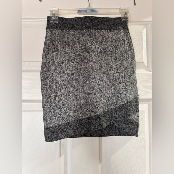Guess pencil skirt - Picture 1 of 2